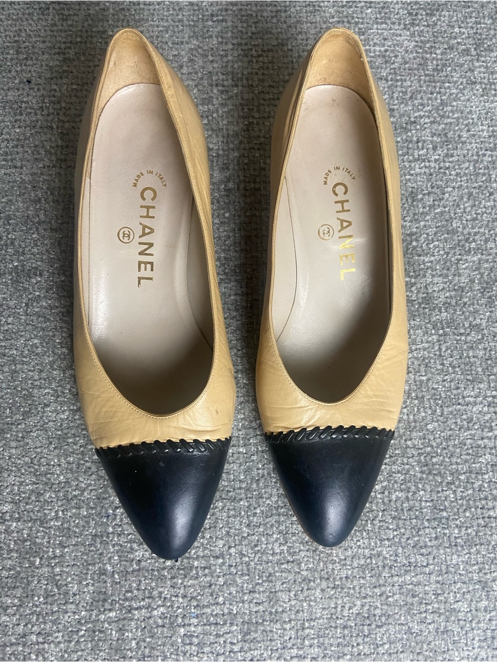 Vintage 1990s Chanel Two-Tone Beige and Black Leather Pointed-Toe pumps size 7